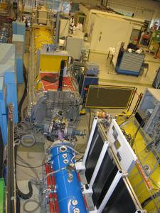 Установка SANS-2 в экспериментальном зале реактора FRG-1 (Германия)